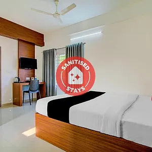 Vaccinated Staff- Capital O 74715 Phoenix Holidays Hotel